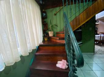 Casa en Venta en Santo Domingo, Heredia MLS #23-1278 CL