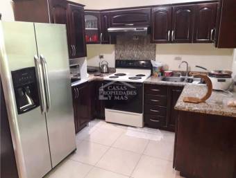 Preciosa casa en venta Guadalupe centro. Para negocio o vivienda