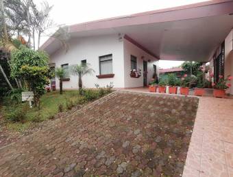 Casa en Venta en San Isidro, Heredia MLS #23-1164 CL