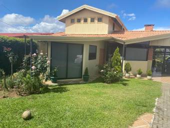 Casa en Venta en Moravia, San José. RAH 23-1832