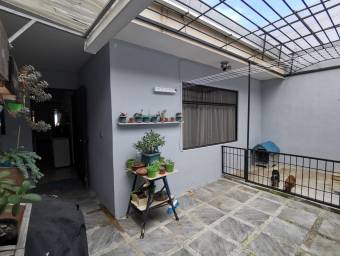 Casa en Venta en La Unión, Cartago. RAH 23-2002