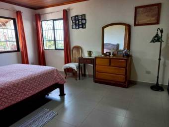 Casa en Venta en Parrita, Puntarenas. RAH 23-1855