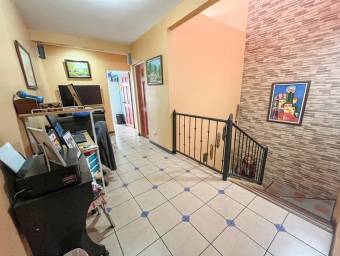 Casa en Venta en San Sebastian, San José. RAH 22-2622