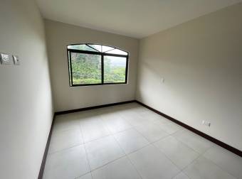 Se Vende Casa En Residencial Altamira, San Isidro, Heredia