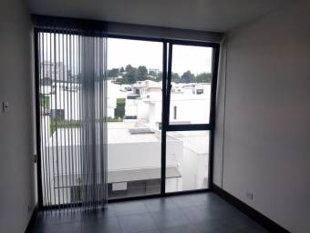 Apartamento en Venta en Curridabat, San José. RAH 23-2109