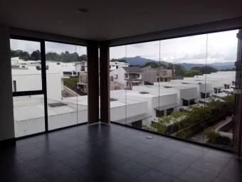 Apartamento en Venta en Curridabat, San José. RAH 23-2109