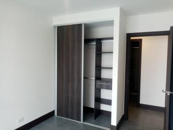 Apartamento en Venta en Curridabat, San José. RAH 23-2109