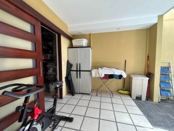 Casa en Venta en San Francisco de Heredia MLS #23-1923 CL