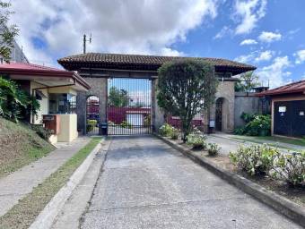 Casa en Venta en Moravia, San José RAH 23-2144