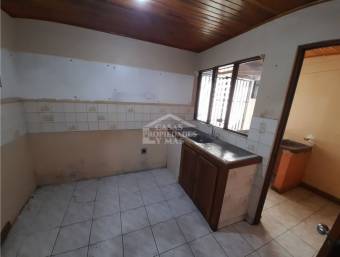 SE VENDE CASA CON SALON DE EVENTOS OREAMUNO