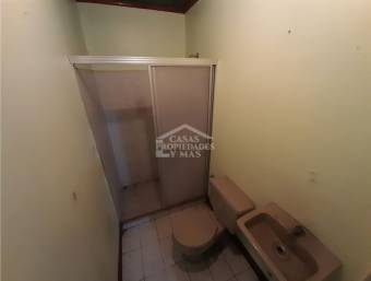 SE VENDE CASA CON SALON DE EVENTOS OREAMUNO