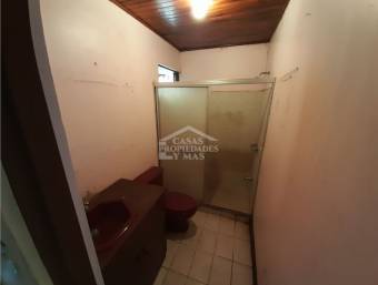 SE VENDE CASA CON SALON DE EVENTOS OREAMUNO