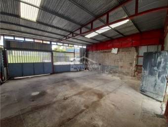 SE VENDE CASA CON TALLER MECANICO, CARTAGO, OREAMUNO, REMATE BANCARIO