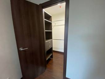 Apartamento en Alquiler en San José. RAH 23-2141