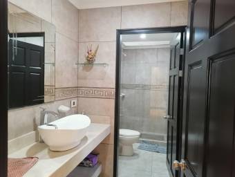 Casa en Venta en La Unión, Cartago. RAH 23-1279 