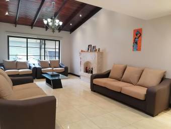 Casa en Venta en La Unión, Cartago. RAH 23-1279 