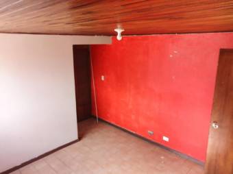 Se vende propiedad con 6 apartamentos y una casa en la Trinidad de Moravia 23-1208