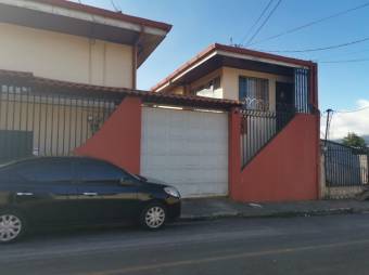 Se vende propiedad con 6 apartamentos y una casa en la Trinidad de Moravia 23-1208