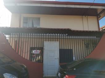 Se vende propiedad con 6 apartamentos y una casa en la Trinidad de Moravia 23-1208