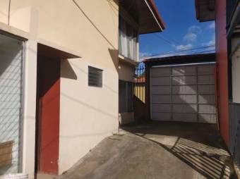 Se vende propiedad con 6 apartamentos y una casa en la Trinidad de Moravia 23-1208