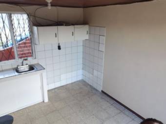 Se vende propiedad con 6 apartamentos y una casa en la Trinidad de Moravia 23-1208