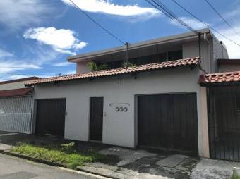 Se vende propiedad con 1 casa y 2 apartamentos en Zapote de San José 23-428