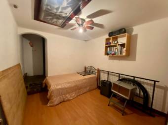 Se vende hermosa casa de 2 niveles en Guadalupe de Goicoechea 23-2174