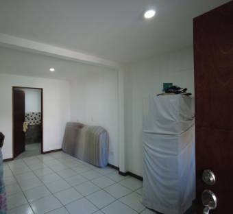 Se vende espaciosa casa con patio y balcon en pavas de San José 24-293 