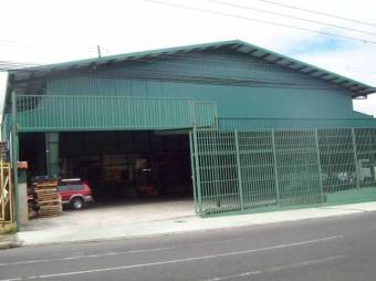 Se vende amplia Bodega con uso de suelo mixto en San Juan de Tibás 24-699