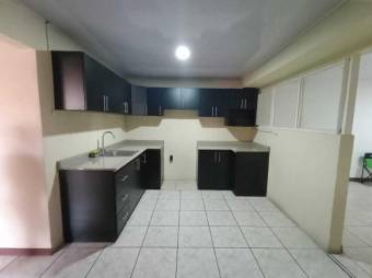 Se vende espaciosa casa junto con apartamento en Hatillo de San José 24-992