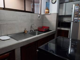 Se vende espaciosa casa con patio en zona privilegiada de Moravia, San José 23-1294