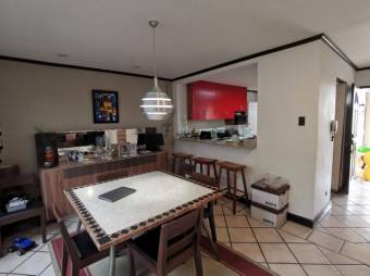 Se vende espacioso apartamento en excelente ubicación de Granadilla de Curridabat 23-1358