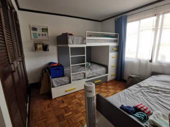 Se vende espacioso apartamento en excelente ubicación de Granadilla de Curridabat 23-1358