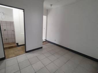 Se vende espaciosa casa con patio ubicada en Zapote de San José 24-1102