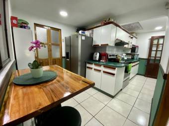 Se vende espaciosa casa con hermosos acabados en San Francisco 2 Ríos San José 24-716