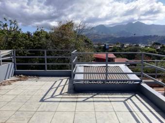 Se vende espacioso apartamento con terraza en condominio de Mata Redonda 23-2300