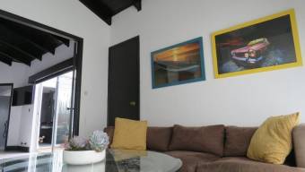 Se vende espaciosa casa con piscina y terraza en San Rafael de Escazú 24-33