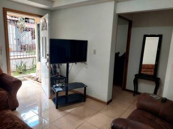 Se vende propiedad con 3 apartamentos en Pozos de Santa Ana 24-306