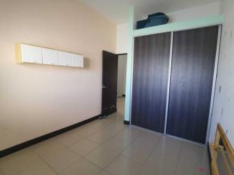 Se vende espaciosa casa con patio  y terraza en condominio de San Rafael de Escazú 23-2798  