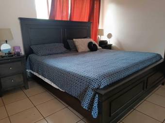 Se vende espaciosa casa con patio en San Sebastián de San José 24-294