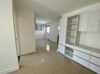 Se vende moderna y espaciosa casa en exclusivo condominio de San Rafael de Escazú 24-594 