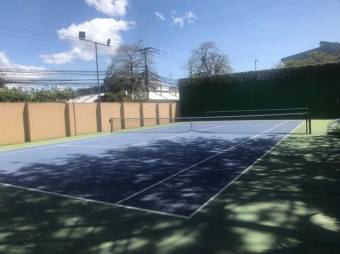 Se vende moderna casa con terraza en condominio de San Rafael de Escazú 23-1956