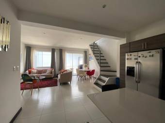 Se vende moderno apartamento en 3cer piso condominio de Santa Ana 24-326