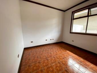 Se vende espaciosa casa de 2 plantas en condominio de Guachipelín de Escazú 23-1764 