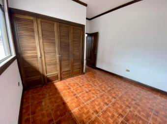 Se vende espaciosa casa de 2 plantas en condominio de Guachipelín de Escazú 23-1764 