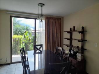 Se vende espacioso apartamento en lindo condominio de Mata Redonda 23-1442