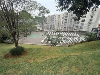 Se vende moderna y espaciosa casa con terraza en condominio de Candadilla en  Curridabat 24-960