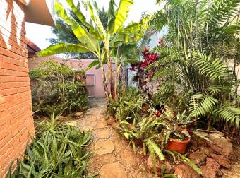 HOUSE FOR SALE IN PINARES
