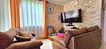 House for sale in San Rafael de Heredia with 2 INDEPEND APARTMENTS