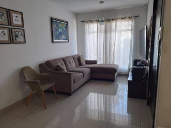 Se vende espaciosa casa en Residencial de Rohrmoser 24-60